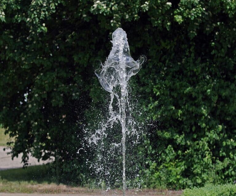 💧 Fabriquer une fontaine sans pompe : astuces naturelles à découvrir
