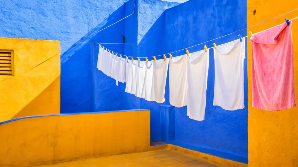 Comment récupérer du linge blanc qui a déteint en rose avec des solutions naturelles